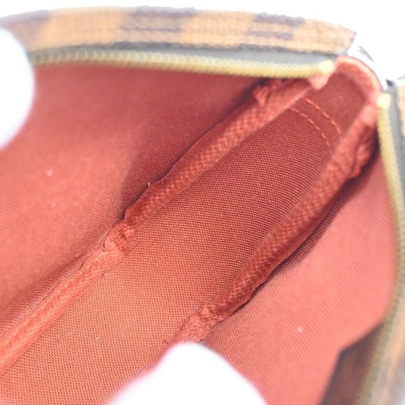 LOUIS VUITTON Trousse makeup Clutch Bag - Picture 12 of 16